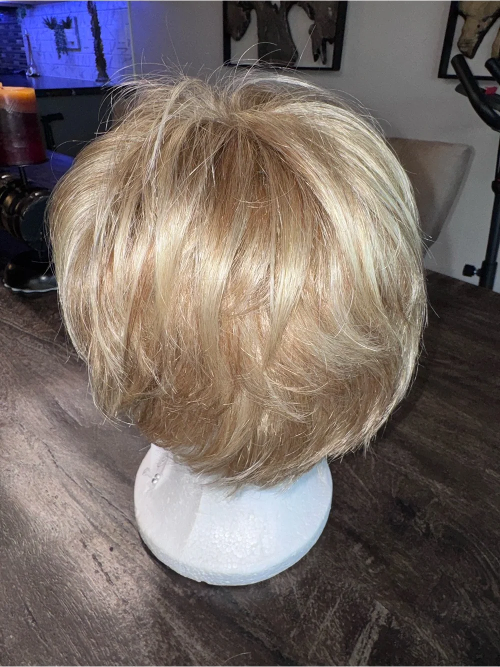 Raquel Welch Blonde Short Layered Women's Wig, like Voltage - Neutral Blonde #4